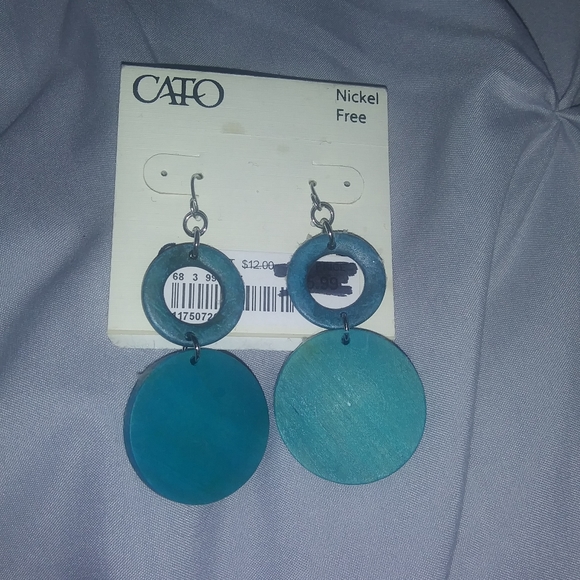 Earrings - Picture 2 of 16